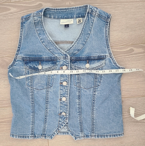 Universal Thread Denim Button Down Vest - Picture 3 of 5